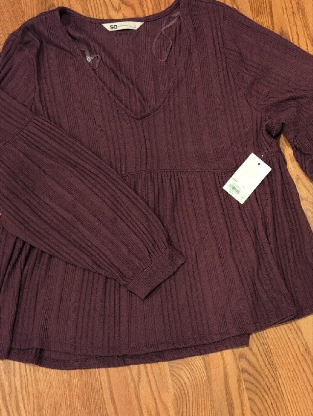 Kohl's Ribbed V-Neck Long Sleeve Top in Deep Plum